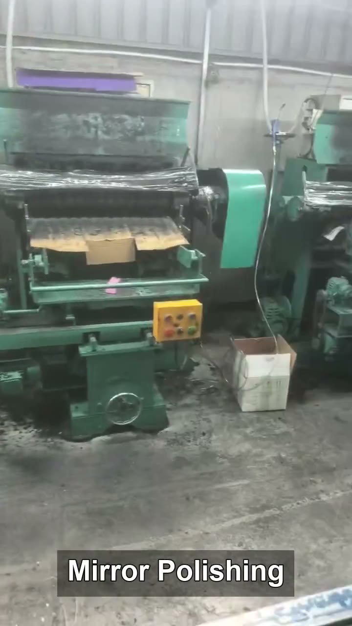 Mirror polishing at the Sanli manufacturing base