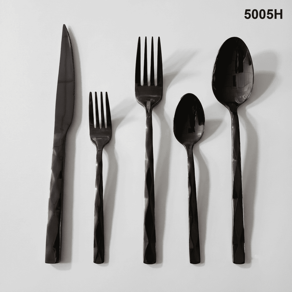 5005H sculpted, angular facets that create a twisted reflective effect along the handles 20-piece flatware set