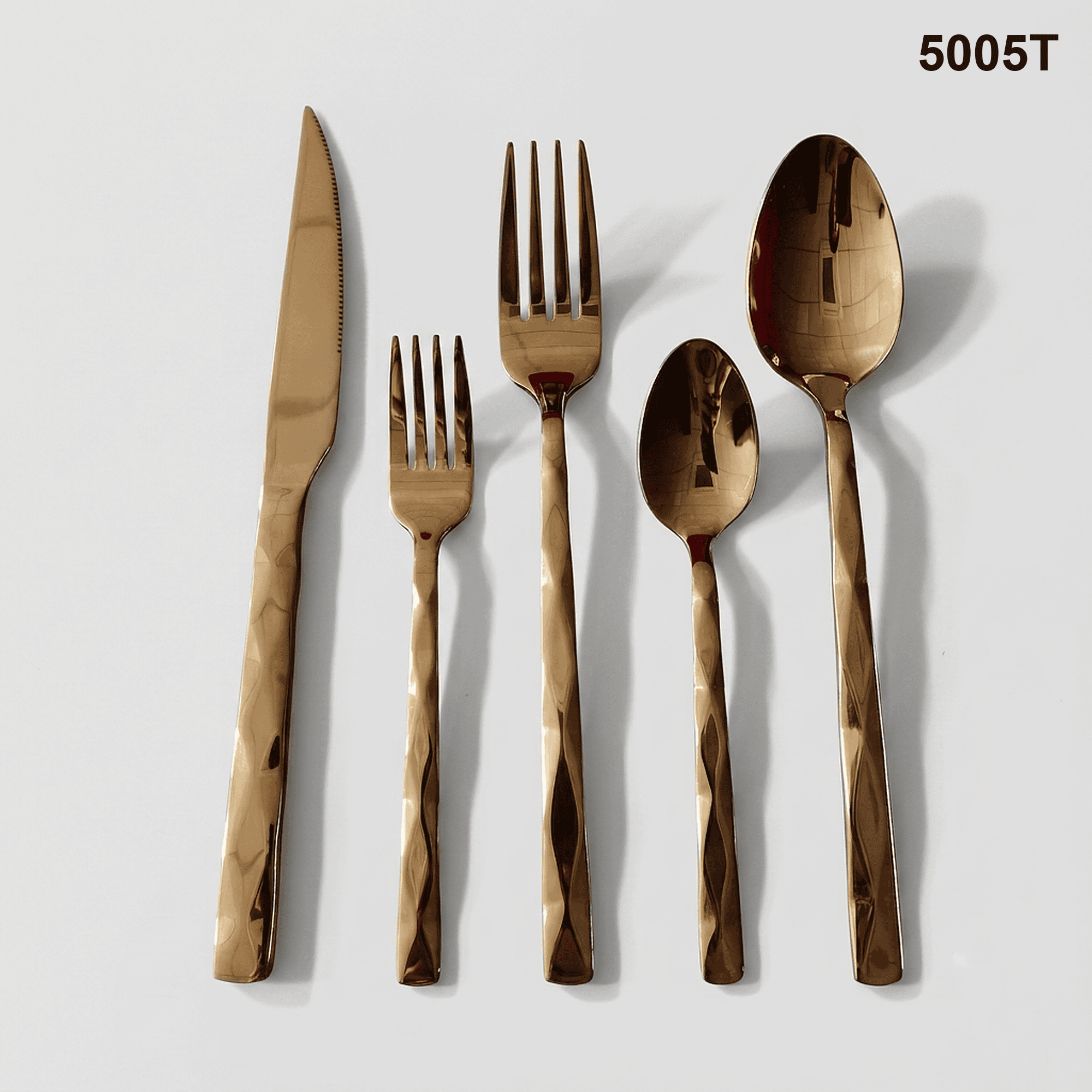 5005T sculpted, angular facets that create a twisted reflective effect along the handles 20-piece flatware set