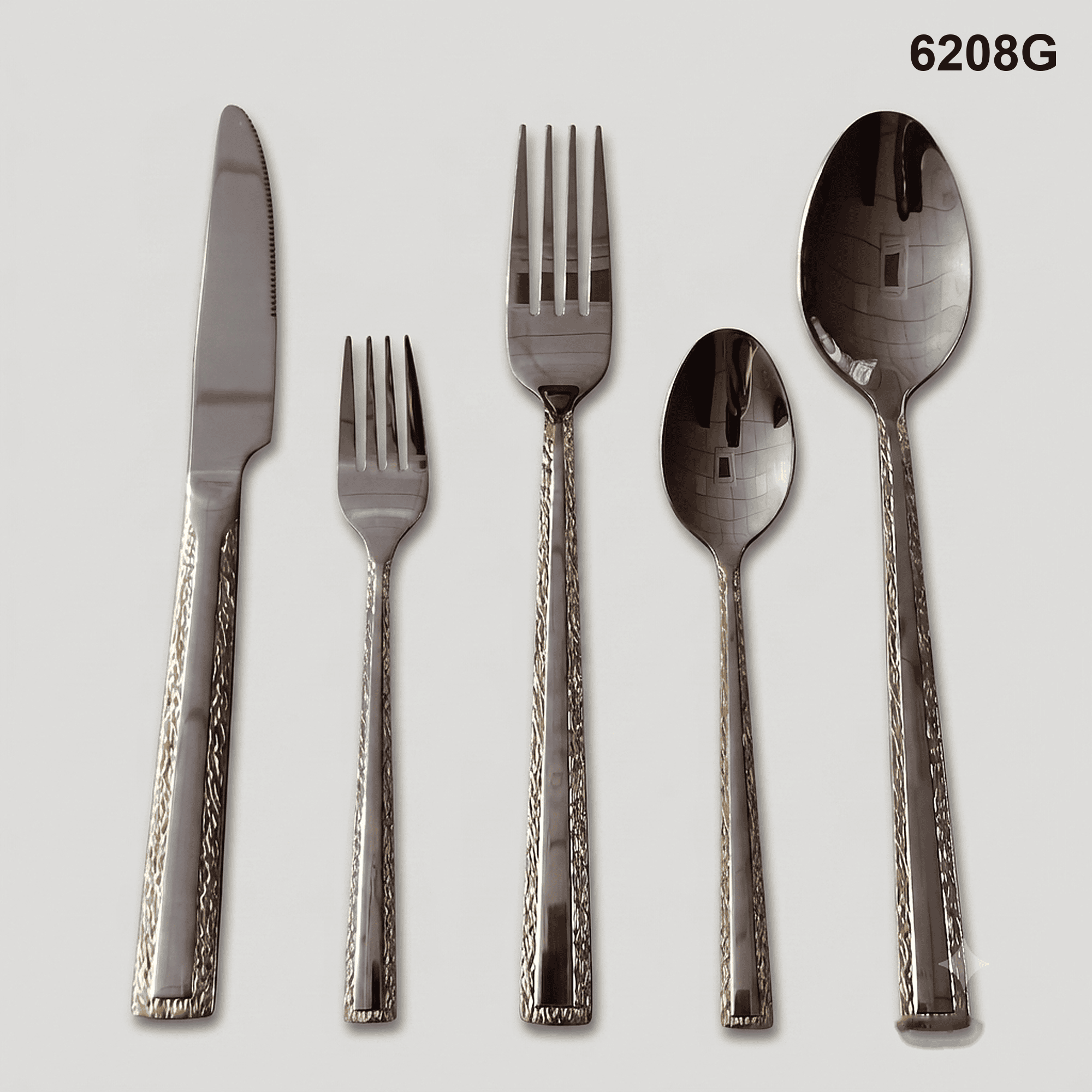6208G gold-toned textured edge inlays framing a smooth silver-tone center strip 20-piece flatware set