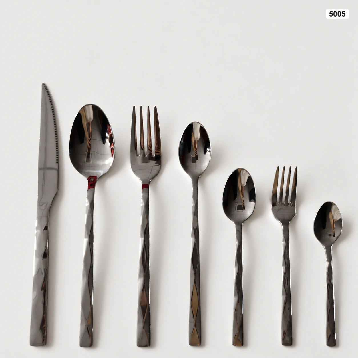 5005 cutlery with faceted handles