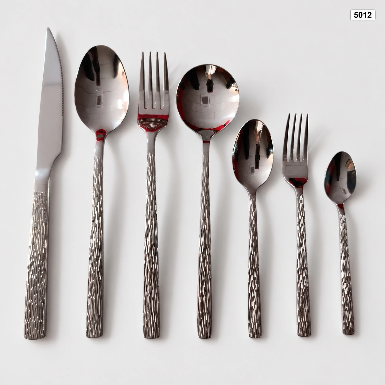 5012 cutlery with textured handles