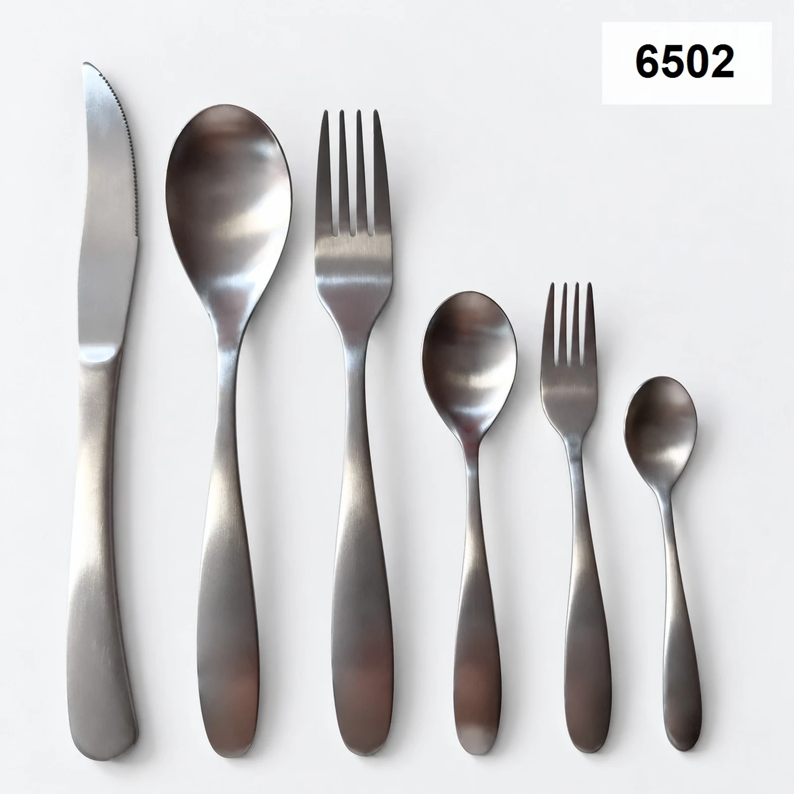 6502 18/0 cutlery with broad rounded handles